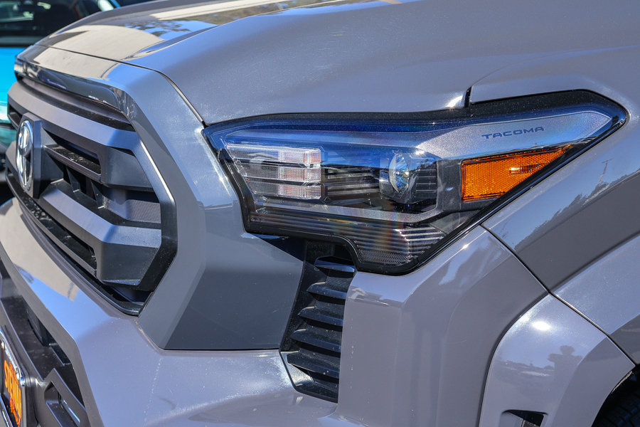 Used 2025 Toyota Tacoma SR5 AWD/4WD image 22