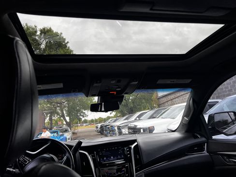 Used 2019 Cadillac Escalade ESV Platinum RWD image 28
