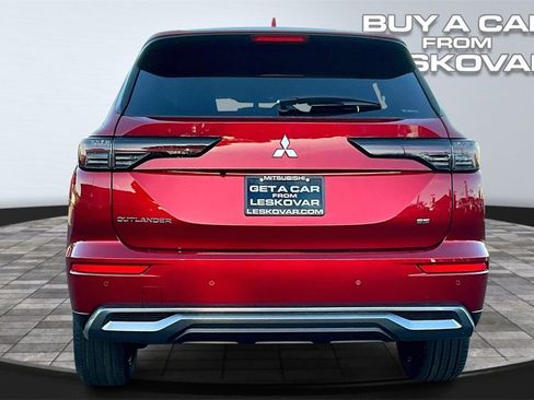 New 2025 Mitsubishi Outlander SE image 4
