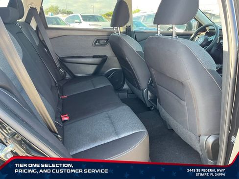 Used 2021 Nissan Rogue S FWD image 17