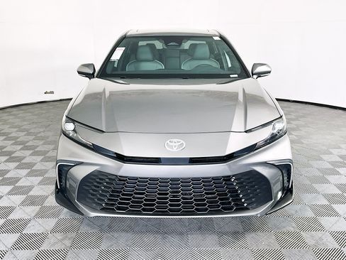 Used 2025 Toyota Camry SE w/ Convenience Package FWD image 8