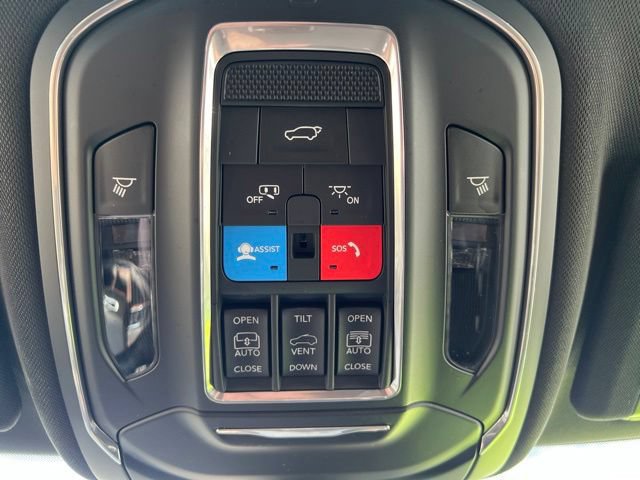 Used 2025 Jeep Grand Cherokee Summit w/ Obsidian Package AWD/4WD image 37