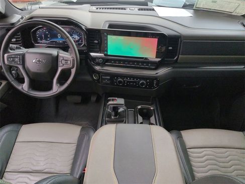 Used 2025 Chevrolet Silverado 1500 ZR2 w/ Technology Package image 27