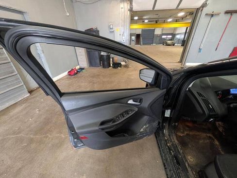 Used 2013 Ford Focus SE FWD image 19