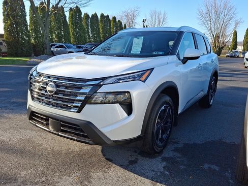 New 2026 Nissan Rogue SV w/ SV Premium Package image 3