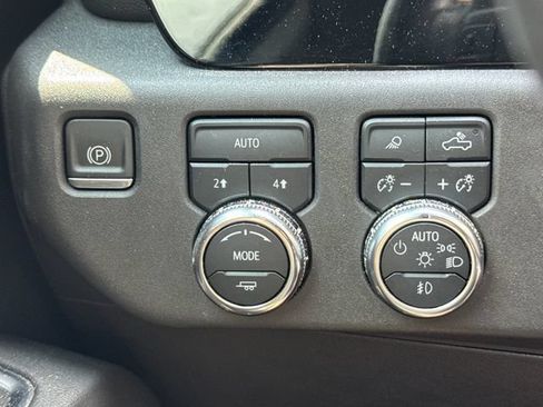Used 2022 GMC Sierra 1500 Elevation w/ Elevation Premium Package AWD/4WD image 25
