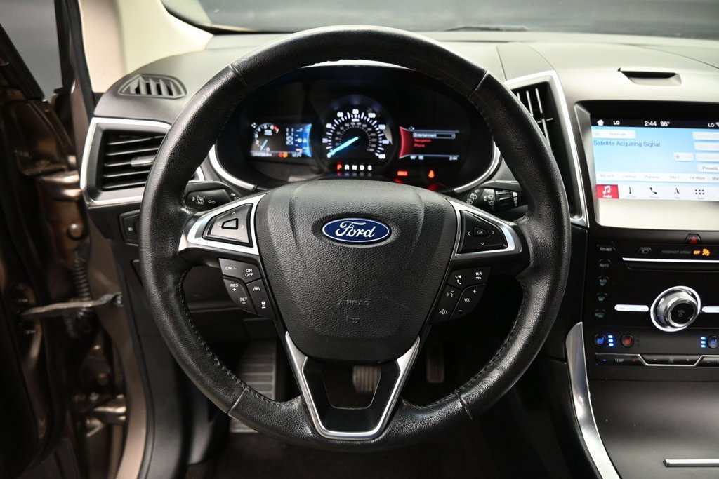 Used 2019 Ford Edge Titanium w/ Equipment Group 301A FWD image 12