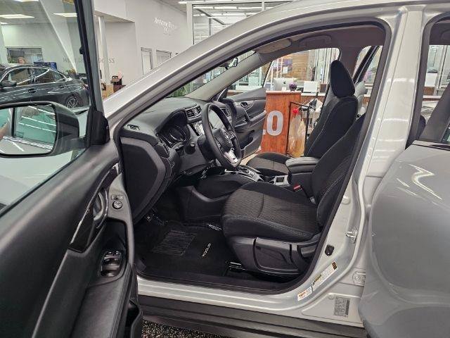 Used 2020 Nissan Rogue S AWD/4WD image 28
