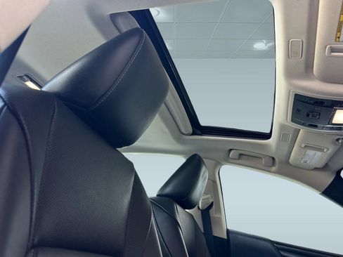 Used 2022 Lexus ES 300h w/ Accessory Package FWD image 23