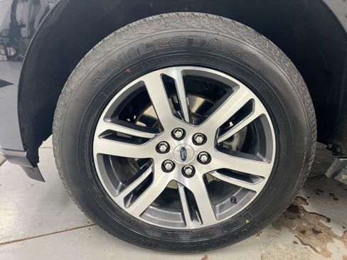 Used 2024 Ford Expedition Limited image 29