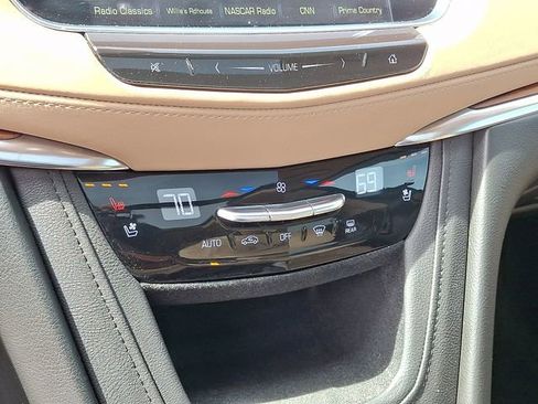 Used 2019 Cadillac XT5 Platinum image 13