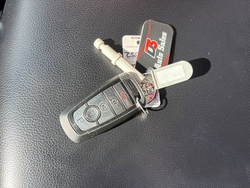 Used 2019 Ford Expedition Max Limited image 23