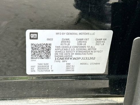 Used 2023 Chevrolet Traverse LS image 32