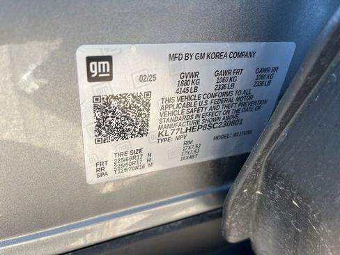 Used 2025 Chevrolet Trax LT w/ LT Convenience Package image 19