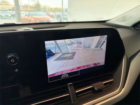 Certified 2025 Chevrolet Trax LS image 24