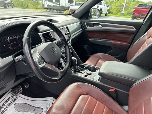 Used 2022 Volkswagen Atlas Cross Sport SEL Premium R-Line AWD/4WD image 25