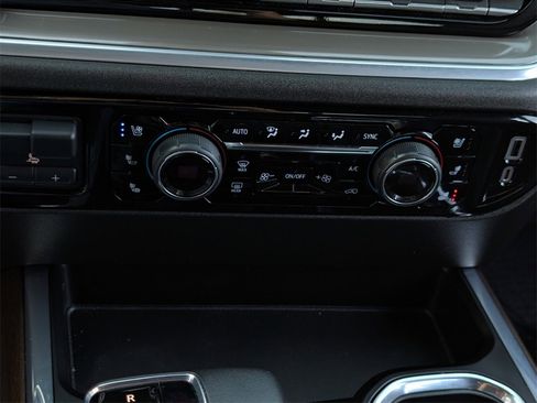 Used 2022 Chevrolet Silverado 1500 High Country image 27