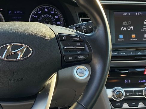 Used 2020 Hyundai Elantra Limited image 14