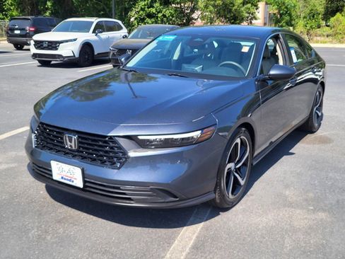 Used 2024 Honda Accord SE image 6