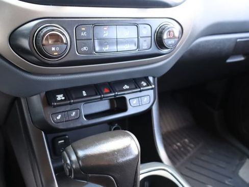 Used 2017 Chevrolet Colorado Z71 AWD/4WD image 25