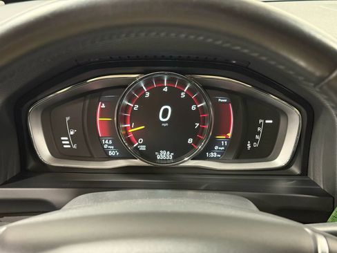 Used 2016 Volvo V60 T5 Cross Country image 28
