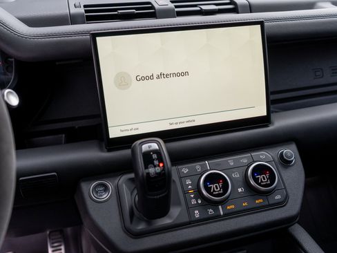 Used 2023 Land Rover Defender 90 Carpathian Edition image 33