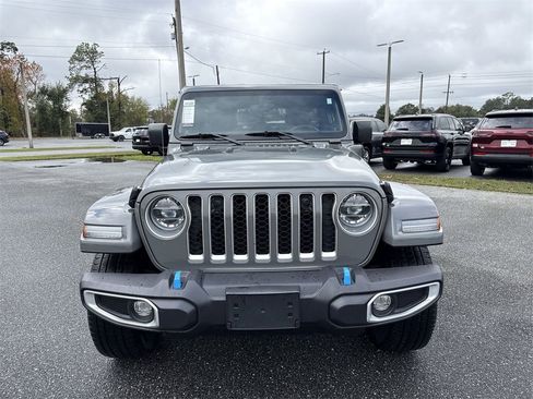 Used 2022 Jeep Wrangler Unlimited Sahara w/ Cold Weather Group image 8