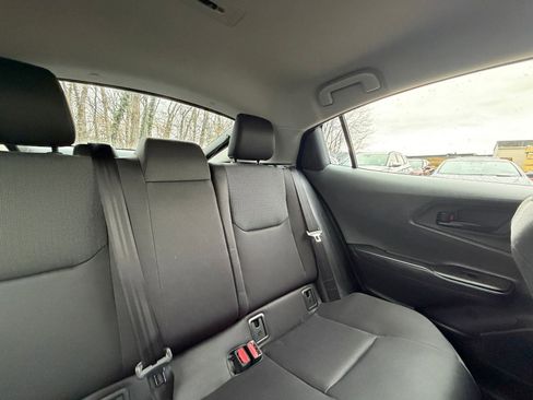 Used 2025 Toyota Prius LE image 35