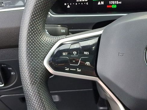 Used 2024 Volkswagen Tiguan SE R-Line image 24