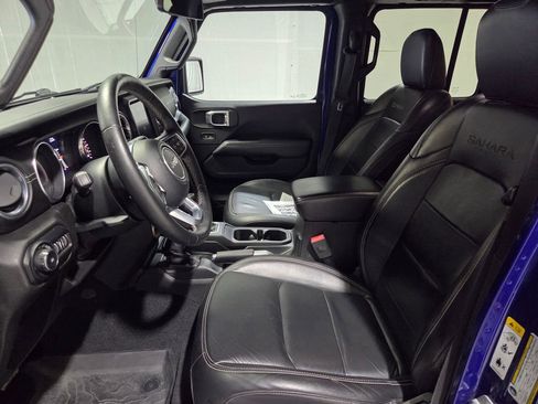 Used 2018 Jeep Wrangler Unlimited Sahara w/ Dual Top Group image 7