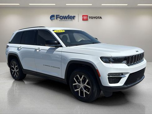 Used 2023 Jeep Grand Cherokee Limited AWD/4WD image 1