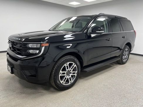 Used 2025 Ford Expedition Active AWD/4WD image 5