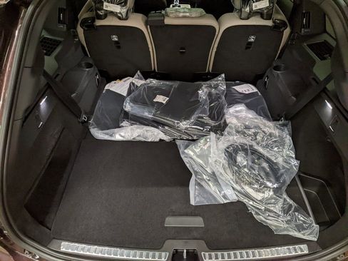 New 2025 Volvo XC90 T8 Core w/ Climate Package image 26