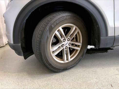Used 2022 Ford Explorer XLT RWD image 20