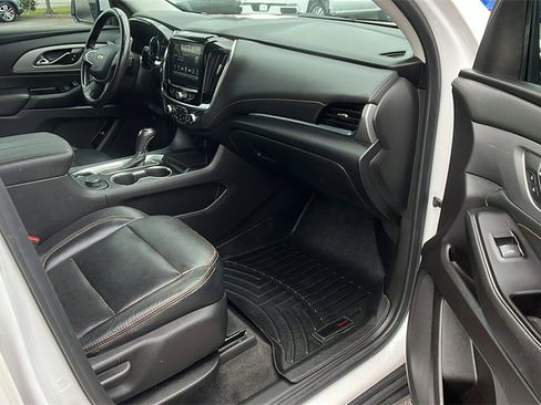 Used 2019 Chevrolet Traverse LT image 17