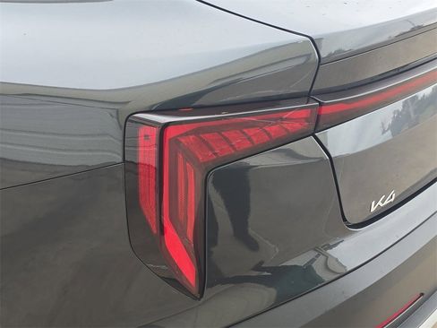 Used 2025 Kia K4 LXS image 29