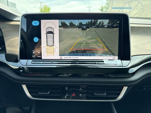 New 2026 Volkswagen Atlas SE image 32