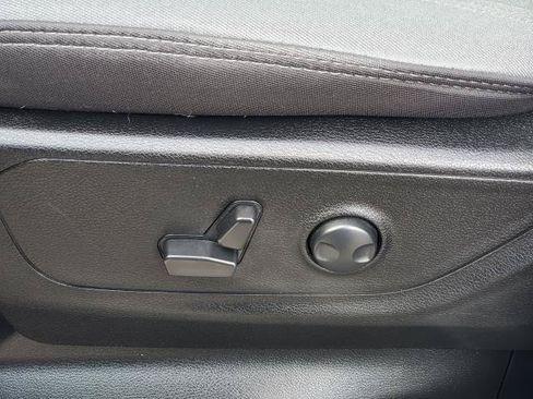 Used 2023 RAM 1500 Big Horn AWD/4WD image 4