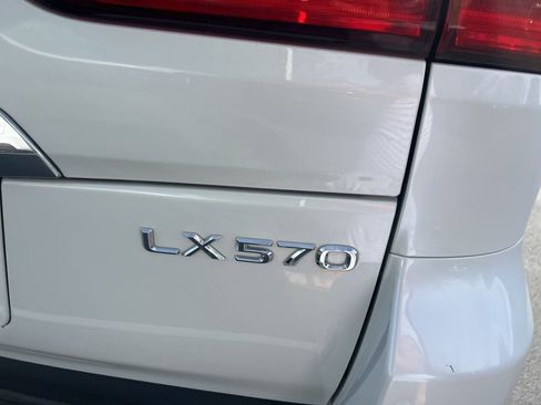 Used 2017 Lexus LX 570 4WD w/ Luxury Package image 14