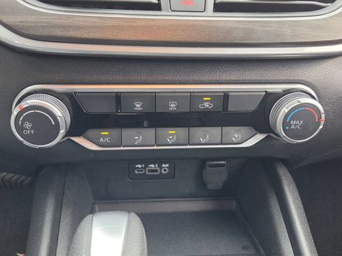 Used 2025 Nissan Altima 2.5 SV image 19