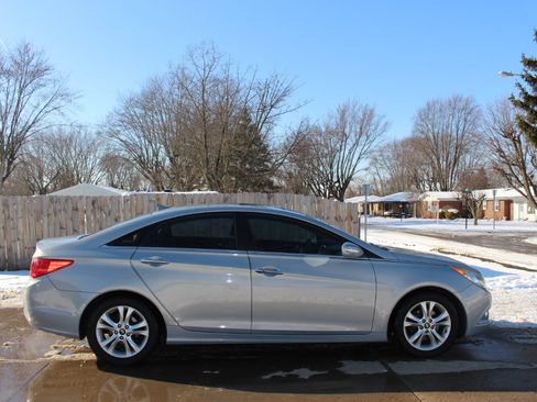 Used 2011 Hyundai Sonata Limited w/ Navigation Pkg 5 image 11