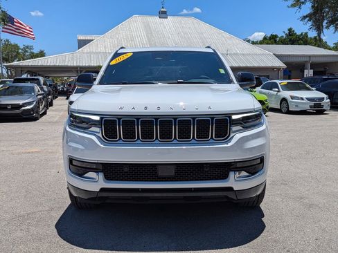 Used 2025 Jeep Wagoneer L 4WD image 2