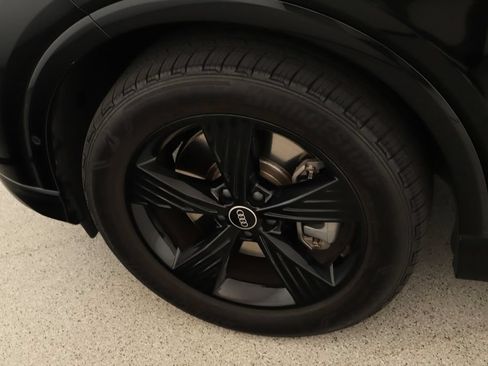 Certified 2024 Audi Q4 e-tron Premium Plus AWD/4WD image 32