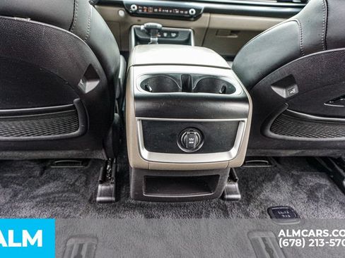 Used 2025 Kia Carnival FWD image 32