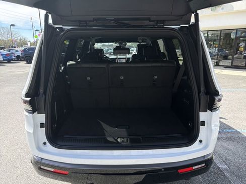 New 2026 Jeep Grand Wagoneer Limited w/ HD Trailer Tow Package AWD/4WD image 20