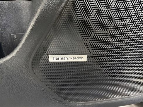 Used 2015 Subaru Outback 3.6R Limited image 10