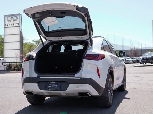 Used 2023 INFINITI QX55 Essential AWD/4WD image 11