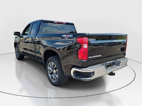 Used 2023 Chevrolet Silverado 1500 LT AWD/4WD image 3