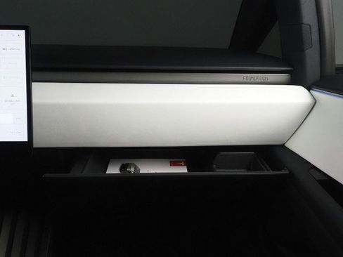Used 2024 Tesla Cybertruck AWD Crew Cab image 50