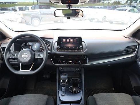 Used 2021 Nissan Rogue SV FWD image 16